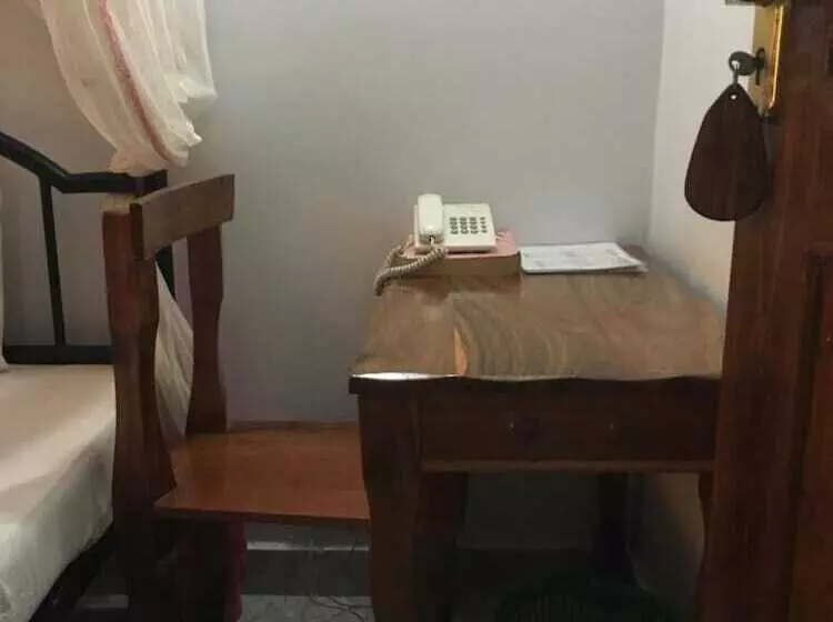 تختخواب و صبحانه Kutetere Motel
