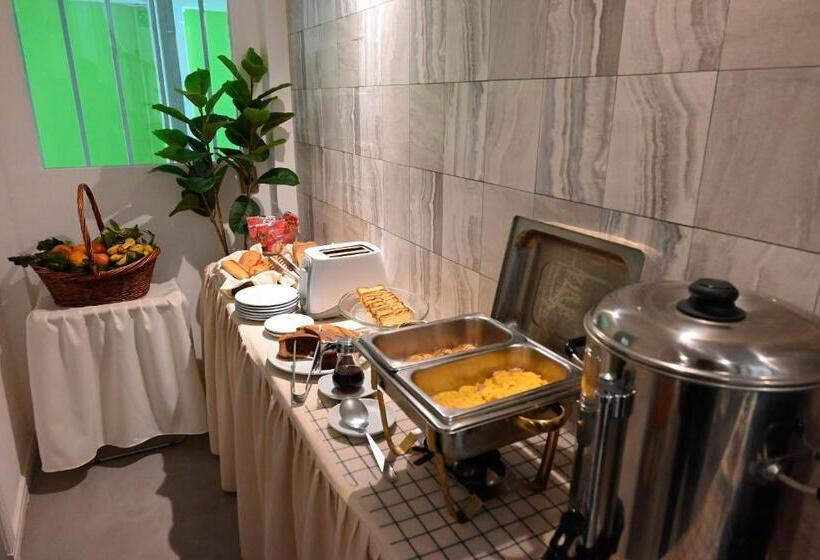 مسافرخانه Bolivian Rooms & Suites