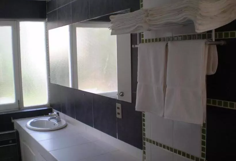 مسافرخانه Bolivian Rooms & Suites