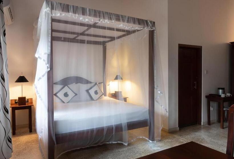 בית מלון כפרי Amal Beach