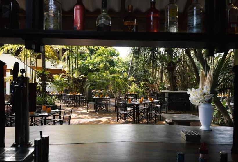 בית מלון כפרי Amal Beach