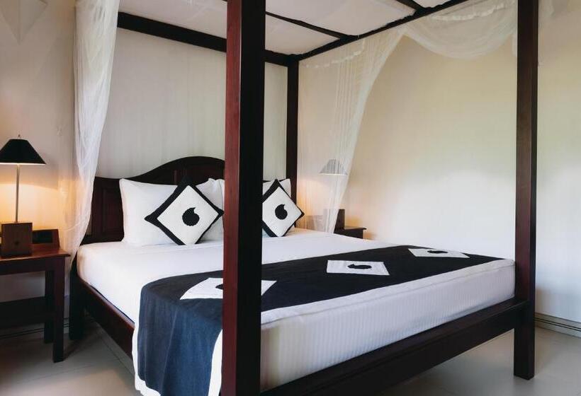 בית מלון כפרי Amal Beach