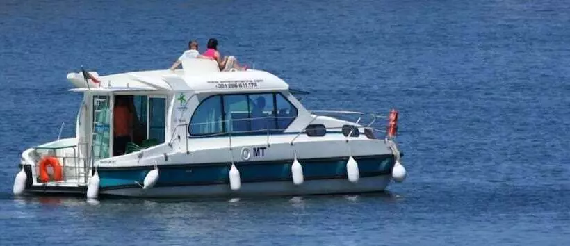 Hotelli Amieira Marina