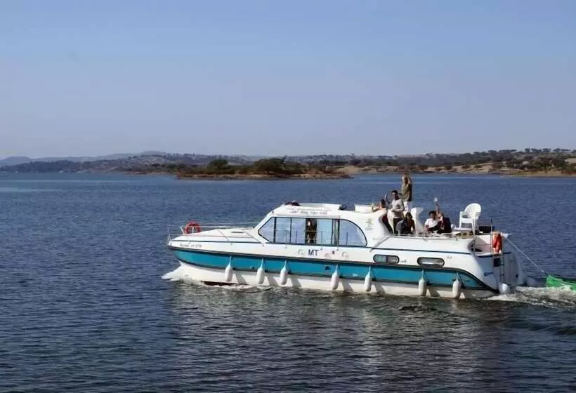 Hotelli Amieira Marina