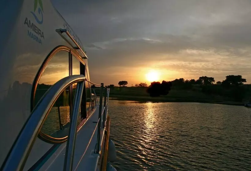Hotelli Amieira Marina