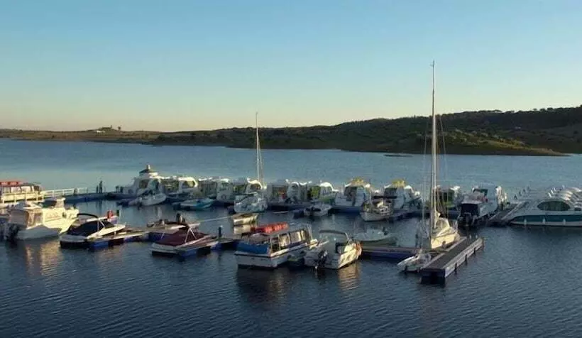 Hotelli Amieira Marina