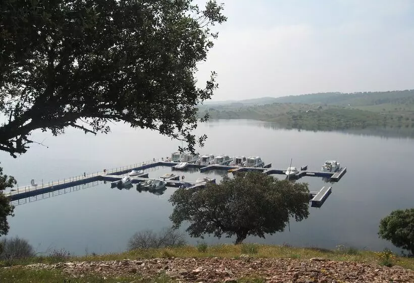 Hotelli Amieira Marina