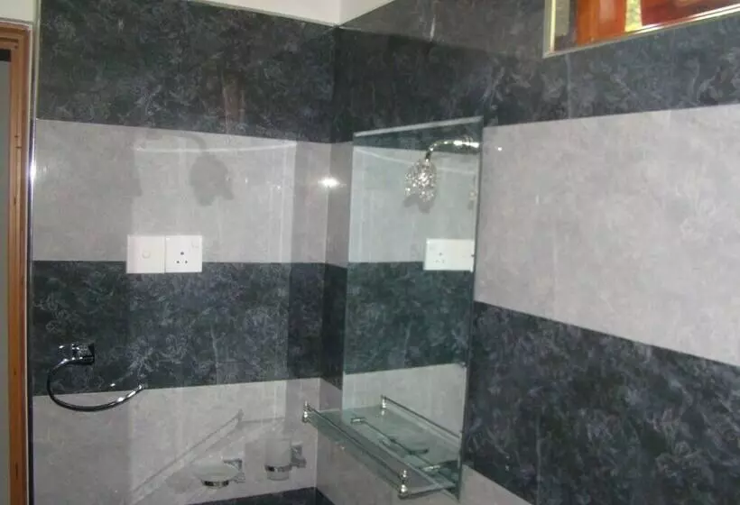 Hotelli Nadun Rest