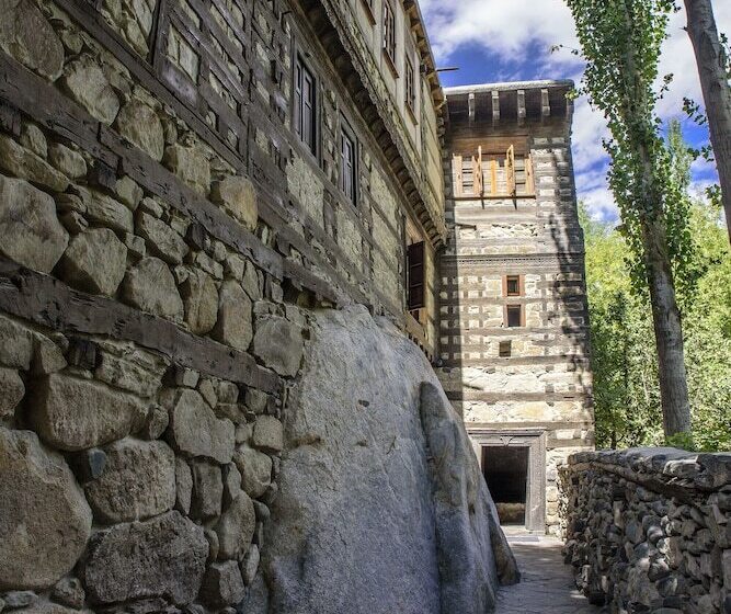 هتل Serena Shigar Fort