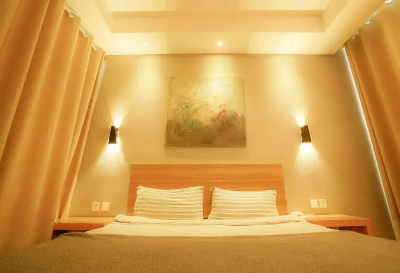 Monster B&b
