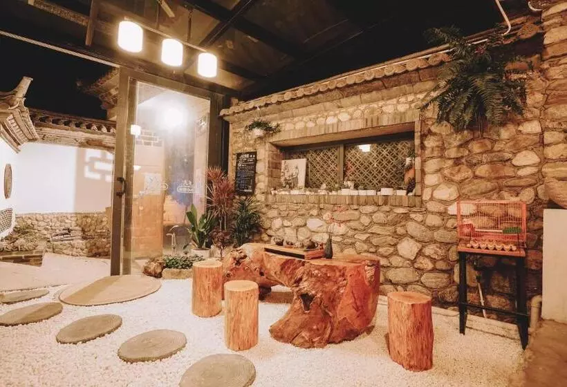Monster B&b