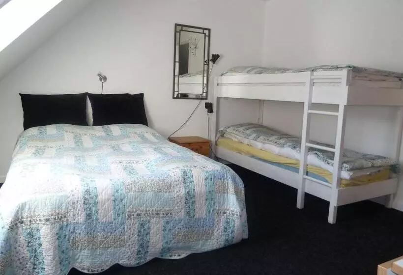 Give Bed & Breakfast
