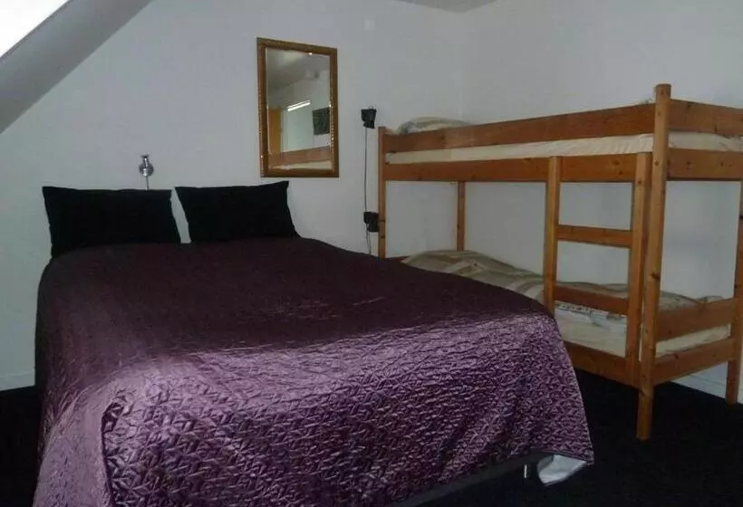 Give Bed & Breakfast