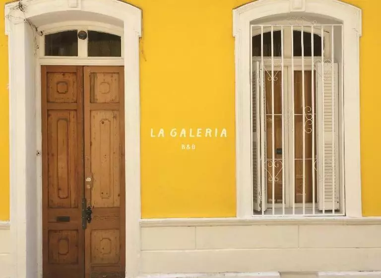 مسافرخانه La Galería B&b