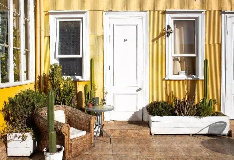 مسافرخانه La Galería B&b