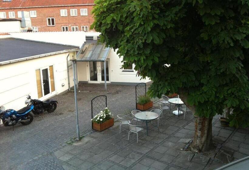 בית מלון כפרי Det Lille