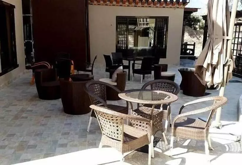 هتل Gyelsa Boutique