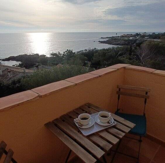 فندق Hôtel Les Calanques