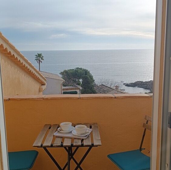 فندق Hôtel Les Calanques