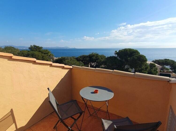 فندق Hôtel Les Calanques