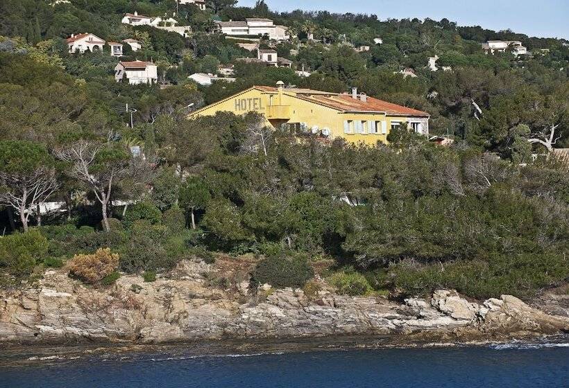 فندق Hôtel Les Calanques