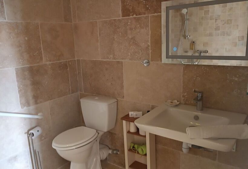 فندق Hôtel Les Calanques