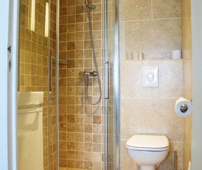 فندق Hôtel Les Calanques