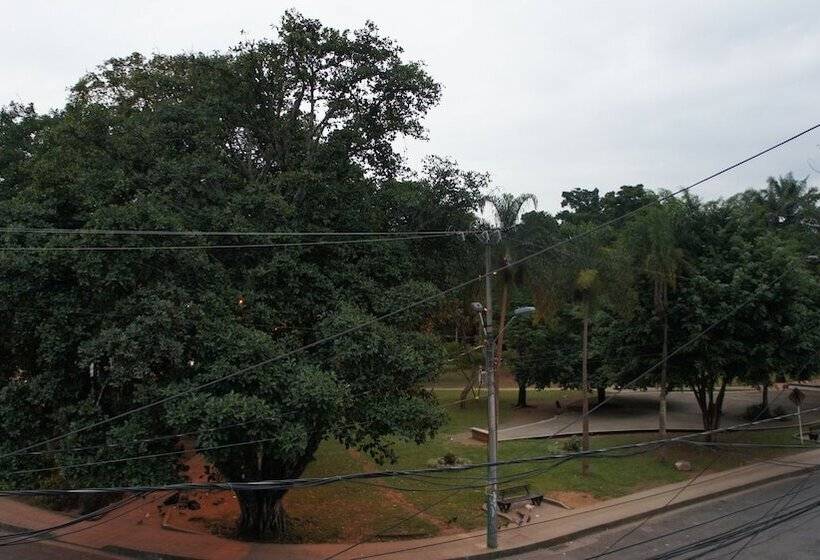 هتل Parque Del Perro