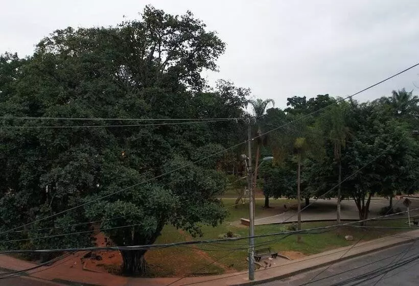 هتل Parque Del Perro