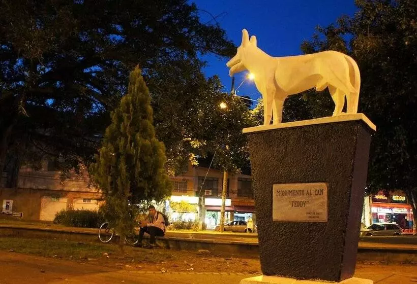 هتل Parque Del Perro