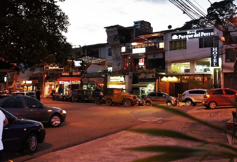 هتل Parque Del Perro