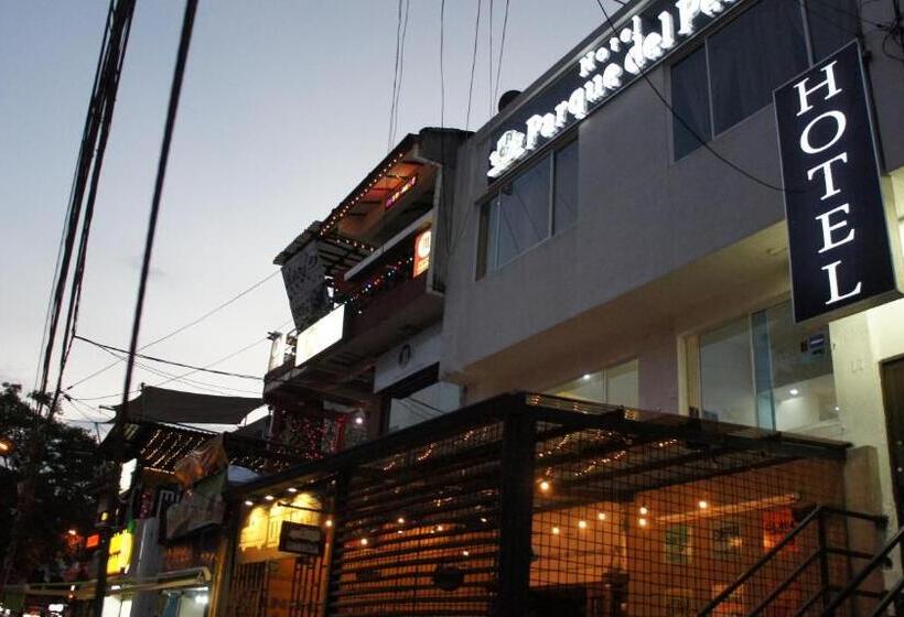 هتل Parque Del Perro