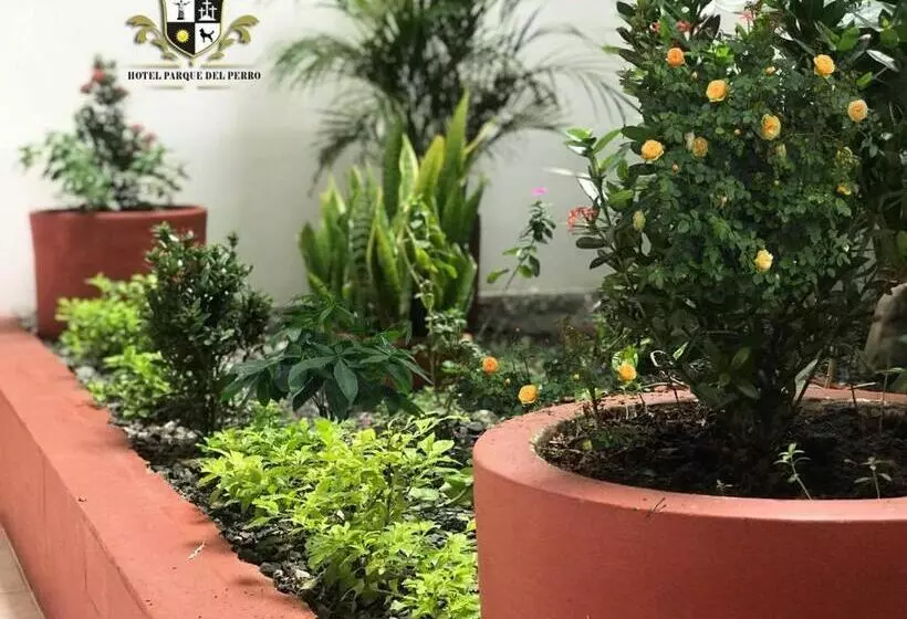 هتل Parque Del Perro