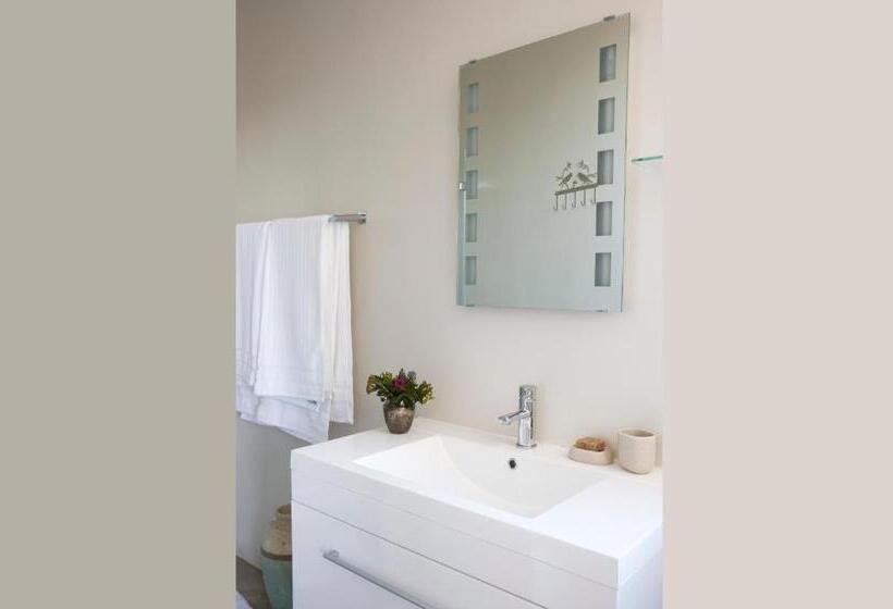 Bed and Breakfast 43 On Sandstone