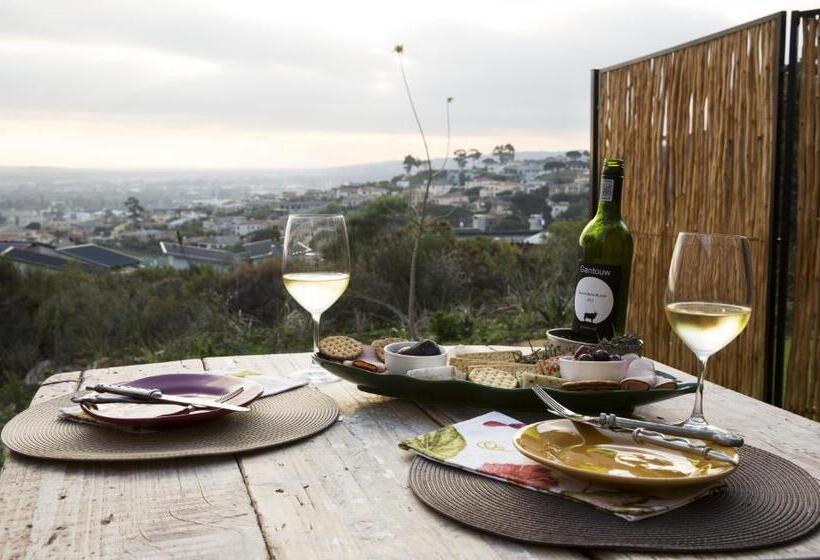 Bed and Breakfast 43 On Sandstone