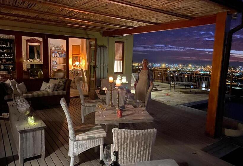 Bed and Breakfast 43 On Sandstone