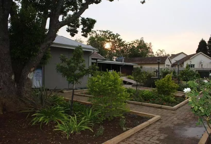 簡易ホテル The Itumeleng Guest House