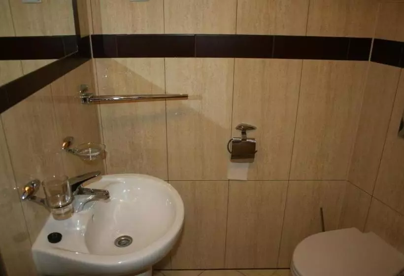 هتل 7