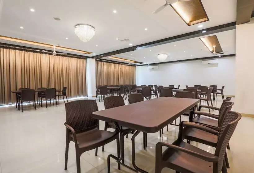 Fabhotel Prime Sapphire Inn