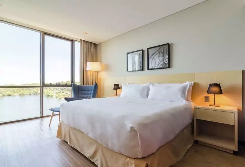 ホテル Hampton By Hilton Montevideo Carrasco