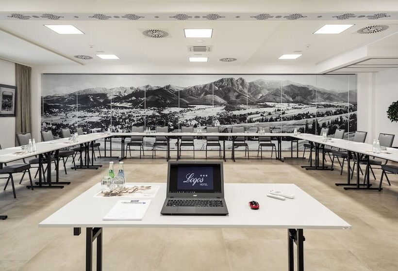 בית מלון כפרי Logos