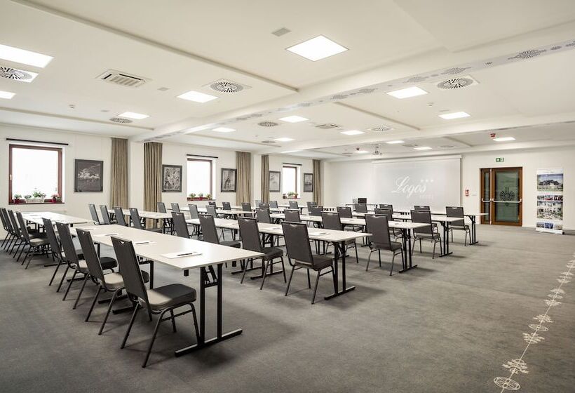 בית מלון כפרי Logos