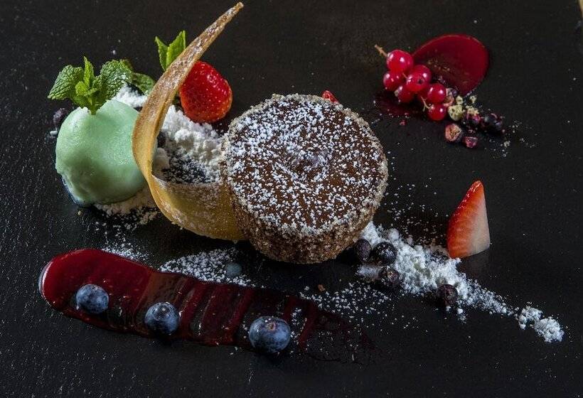 בית מלון כפרי Logos