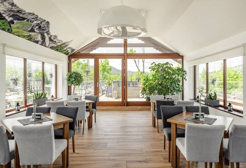 בית מלון כפרי Logos