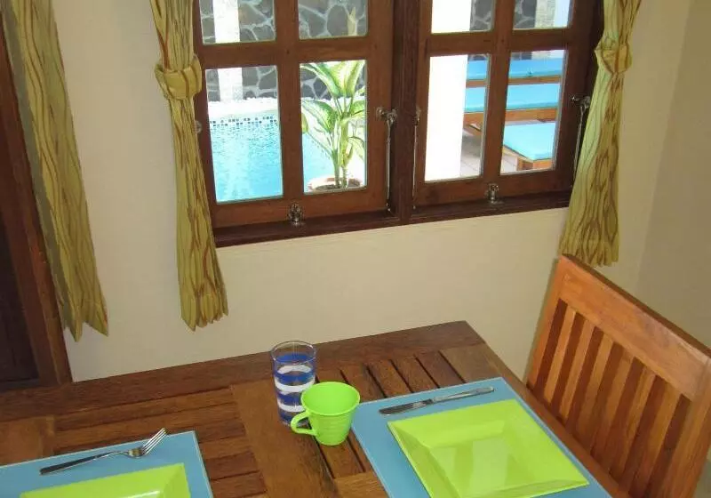 Hotel Lovina Oasis