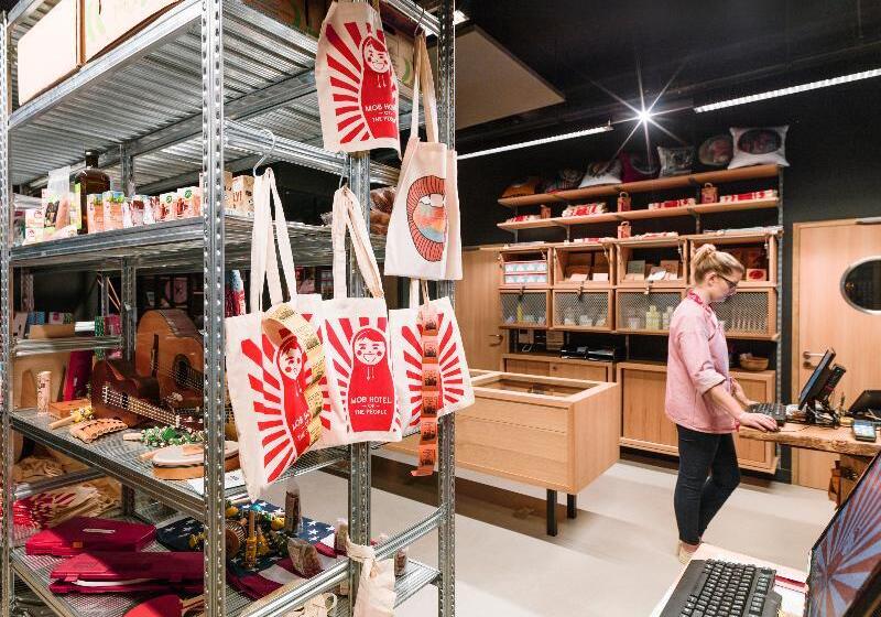 Mob Hotel Paris Les Puces