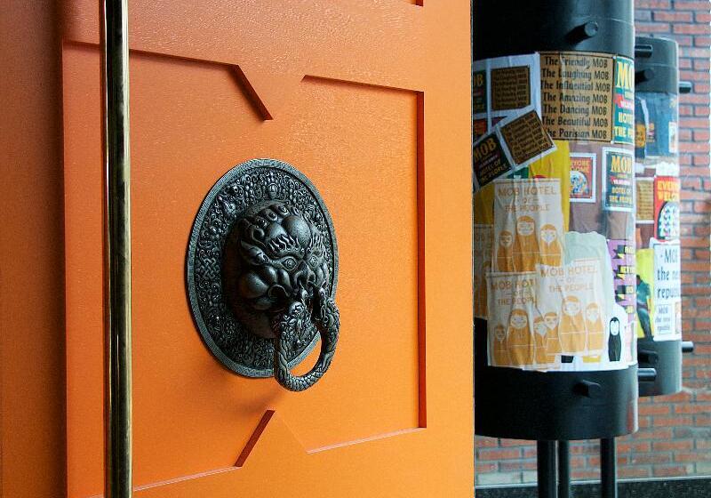 Mob Hotel Paris Les Puces