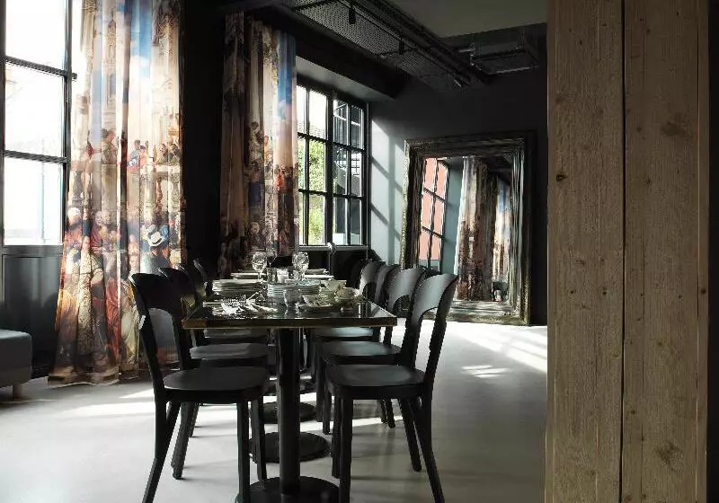 Mob Hotel Paris Les Puces