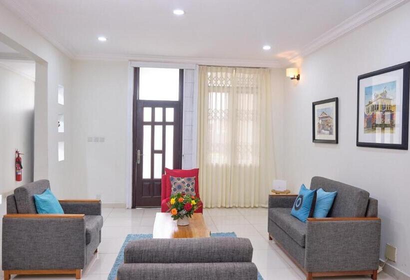 בית מלון כפרי The Highbridge Guest Lodge