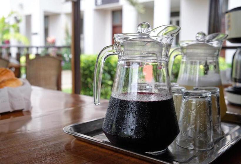 בית מלון כפרי The Highbridge Guest Lodge